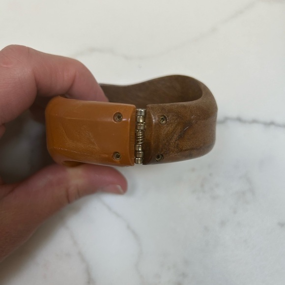 Vintage Mod ByPass Lucite Clamper Wood Look Hinged Cuff Bracelet - Picture 3 of 5